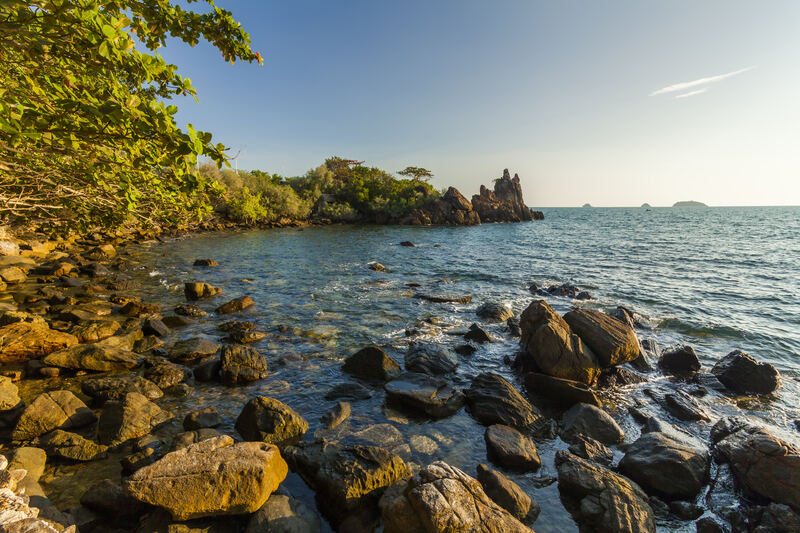 Tropische Inselküste